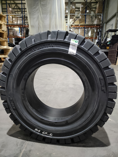 Шина 250-15 (250/70-15) MAGLIFT EASYFIT BKT