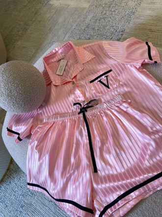 Пижама Виктория Сикрет розовая 44-46