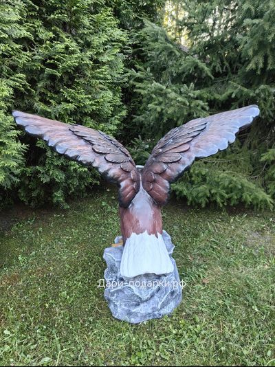 ОРЕЛ гордый на скале  - символ власти, могущества, непобедимости и силы. 115*105*80см  9,5кг  полистоун Россия 14298/016758