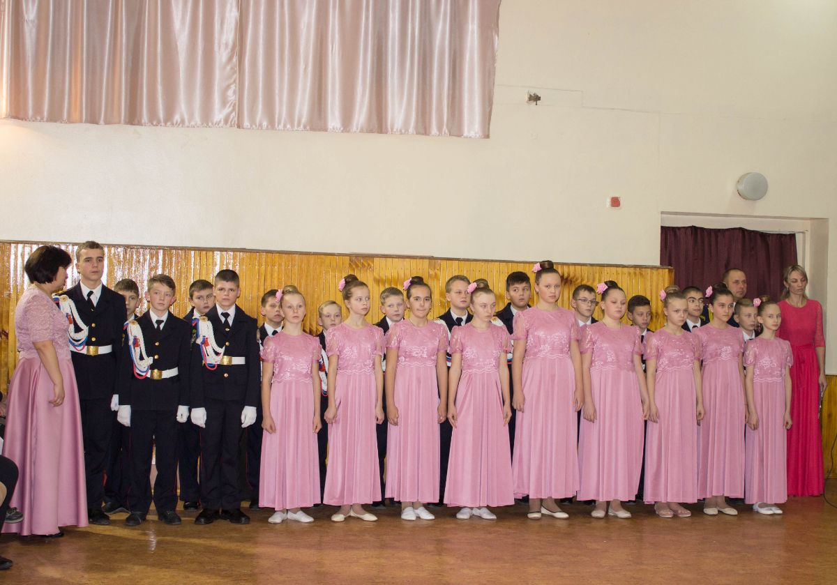 Школа 28 г симферополя. Мбоу сош 28 симферополь. Мбоу лицей 1 нахабино кадетский класс. Кадетский бал 2022 юлия кирпичникова. Школа 1 симферополь.