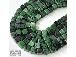 Цоизит с "рубином" красным корундом кубик 6,3-8,2х6,1-8,5 мм, цена за нить 19 см