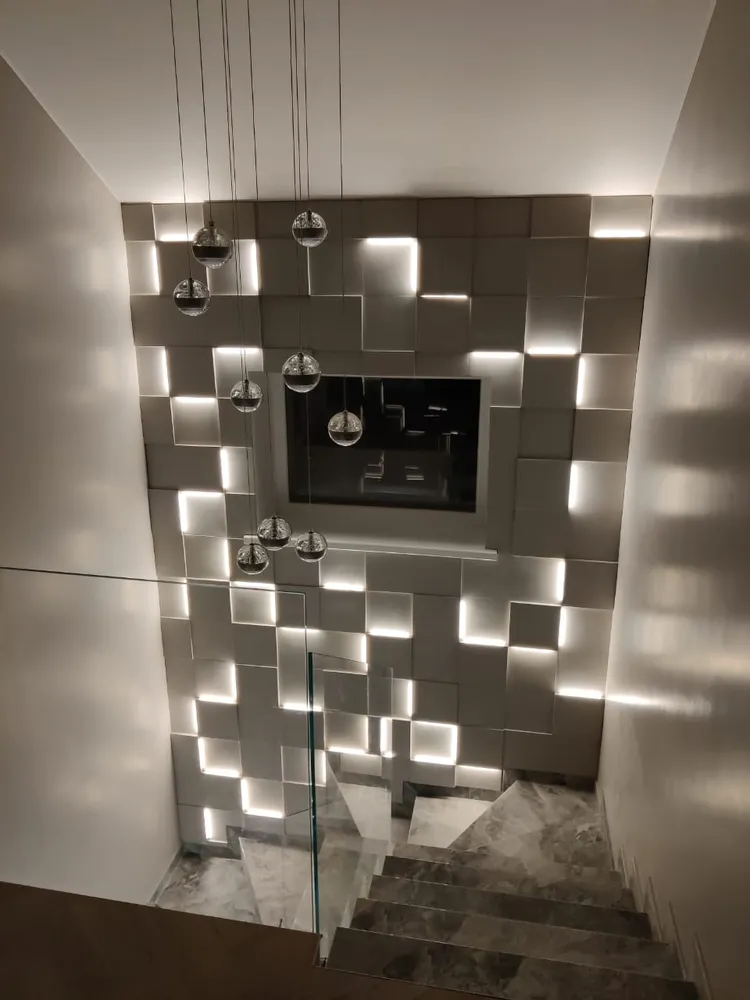 Смонтированные световые панели "LightUnit" в г.Королев. Размер панелей 250*250мм (толщины - 10, 20 и 30мм).