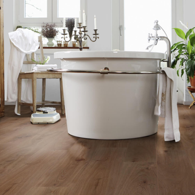 Биополы Wineo PURLINE 1000 wood XL Дуб Благородный Шоколад PLC312R в интерьере ванной