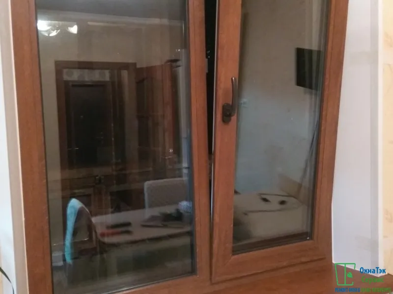 Створка окна в откинутом положении