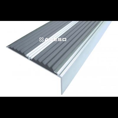 Алюминиевый угол с двумя резиновыми вставками 1330 мм, цвет в ассортименте