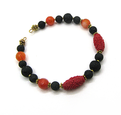 "Тёплое настроение". Браслет из бусин лавы, агата и коралла