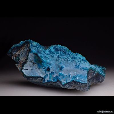 Хризаколла и прожилки малахита на породе. 73*55*33мм. Конго.