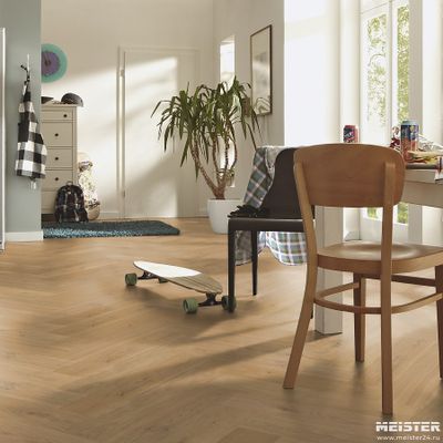 Паркетная доска Meister Дуб Классик Чистый 8928 HS500L