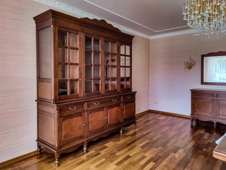 Буфет винтажный четыре двери.