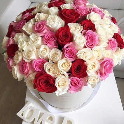 Букет в шляпной коробке с  розами XXL