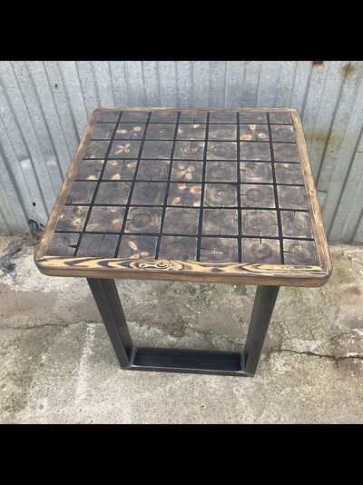 стол из квадратных спилов сосны