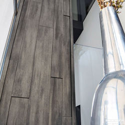 Стеновая панель MEISTER Steel metallic 4078 в интерьере