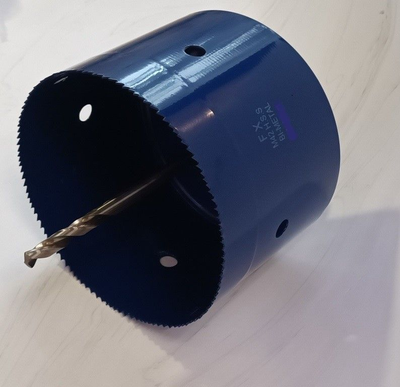 Коронка биметаллическая диаметр 200 мм глубина 200 мм + держатель с креплением шестигранник 13 мм для дрели