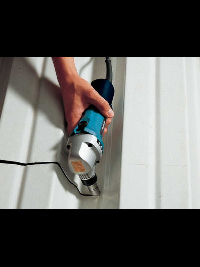 Высечные ножницы Makita JN 1601