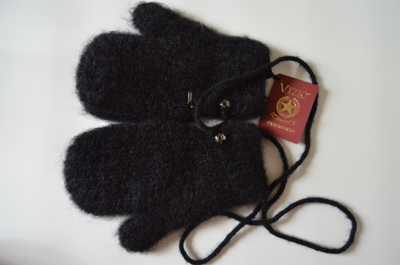 Вязаные мохеровые черные варежки женские Италия Vizio 6946 MUL