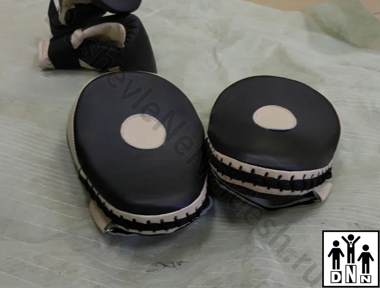 Боксёрские лапы / тайские пэды