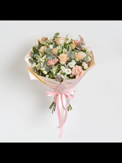 Кремовый букет с эвкалиптом