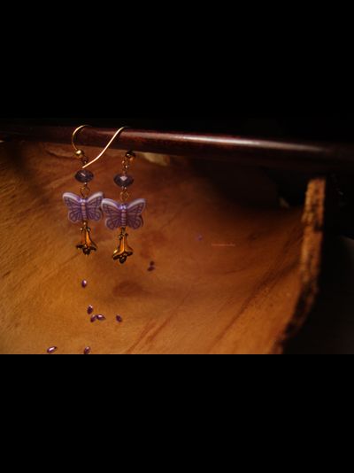 Благотворительность. Серьги-бабочки "Легенда Лилии" с хрустальными бусинами