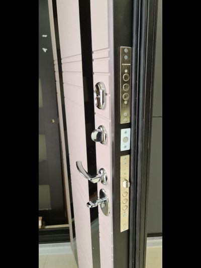 VENMAR (ВЕНМАР). НЕКСТ 100 мм. СТАЛЬ 1,8 мм. ТРЕХКОНТУРНАЯ. ЧЕРНЫЙ КВАРЦ/ СОФТ СЕРЫЙ со ВСТАВКАМИ ИЗ ЧЕРНОГО СТЕКЛА Lacobel