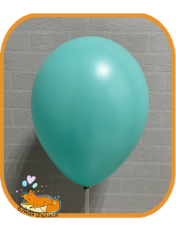 Шарики под потолок мятного цвета