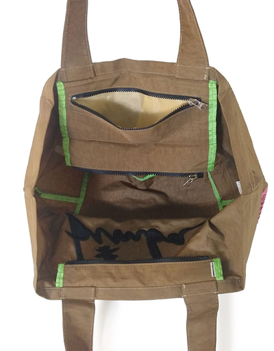 (АРТИКУЛ: 9852/2) СУМКА БОЛЬШАЯ, ТЕКСТИЛЬ, ЦВЕТ "МОКРЫЙ ПЕСОК" С ЧЕРНЫМИ БУКВАМИ И РОЗОВОЙ АППЛИКАЦИЕЙ, С РУЧКАМИ ЧЕРЕЗ ПЛЕЧО