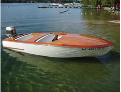 Моторная лодка Swish Runabout