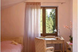 не стандартное окно в детскую комнату, шикарный вид