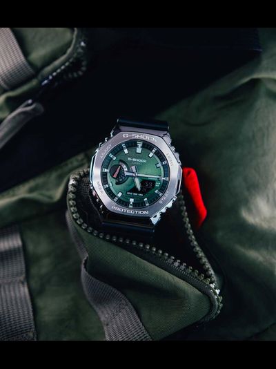 Часы Casio G-Shock GBM-2100A-1A3