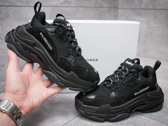 Balenciaga Triple S полностью черные