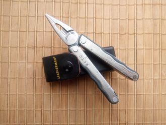 Мультитул Leatherman Kick + кожаный чехол