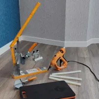 Монтаж плинтуса Dollken от Мастер Плинтус