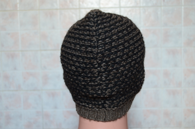 zimnyaya-korichnevaya-shapka-vizio-italiya-vyazanaya-kupit