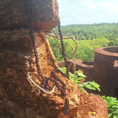 Четки из натуральной крупной Рудракши 108 бусин черные