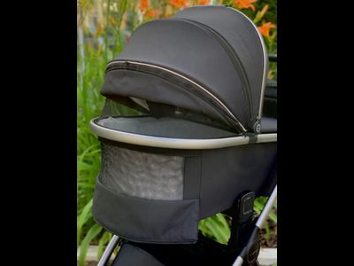 Детская коляска 3 в 1 Luxmom 811X Черный