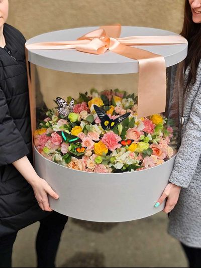 Огромный букет с бабочками №97