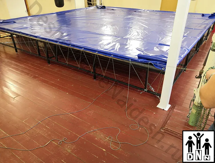 Монтаж ринга на помосте