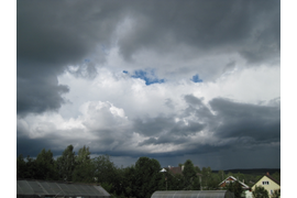 сгущаются  тучи