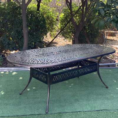 Овальный стол Tokyo из литого алюминия