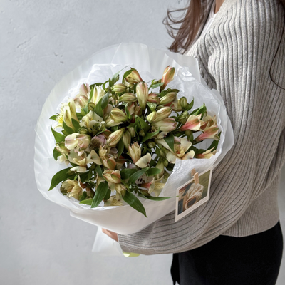 Букет из альстромерий