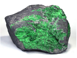 Уваровит кристаллы на породе, Урал (112*68*65 мм, 873 г) №17358