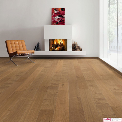 Декор паркетной доски Haro Дуб Дымчатый (Янтарный) Маркант Браш 4V 528678 в интерьере гостиной