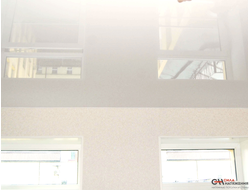 Гостиная глянцевый потолок 20 м2