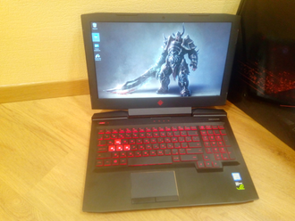 HP OMEN 15-CE014UR ( 15.6 FHD IPS i5-7300HQ GTX1050 8Gb 1Tb + 128SSD )