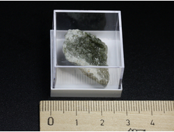 Везувиан, диопсид в пластиковом боксе, Урал №22053