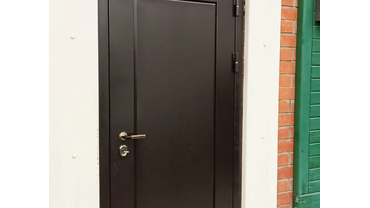 Входная стальная дверь. профильная конструкция с объёмной филёнкой. г. челябинск бар на бейвеля