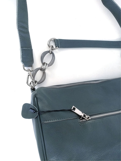 (АРТИКУЛ: 10065/1) СУМКА ЖЕНСКАЯ, НЕБОЛЬШАЯ, НАТУРАЛЬНАЯ КОЖА, ГРЯЗНО-ГОЛУБАЯ, С ПЛЕЧЕВЫМ РЕМНЕМ