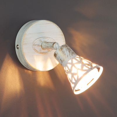 Настенный светильник с поворотным механизмом