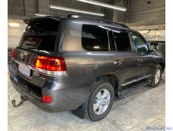 Полный рестайлинг Toyota Land Cruiser 200 из 2007-2015 в 2021 (Максимальный)