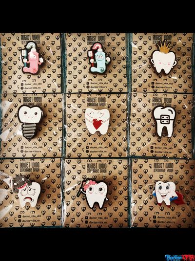 Дизайнерские деревянные броши ручной работы для стоматологов, ортодонтов, имплантологов, хирургов