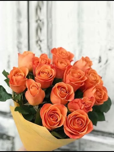 15 оранжевых роз